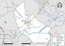 Carte en couleur présentant le réseau hydrographique de la commune