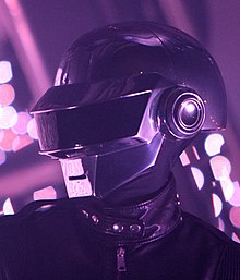 Ang Bangalter ay gumaganap kasama ang Daft Punk noong Nobyembre 2006