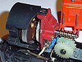 Detailaufnahme des von Kleinbahn selbst hergestellten dreipoligen Gleichstrommotors