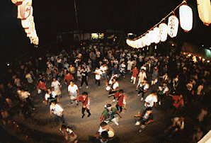 常光寺境内の河内音頭