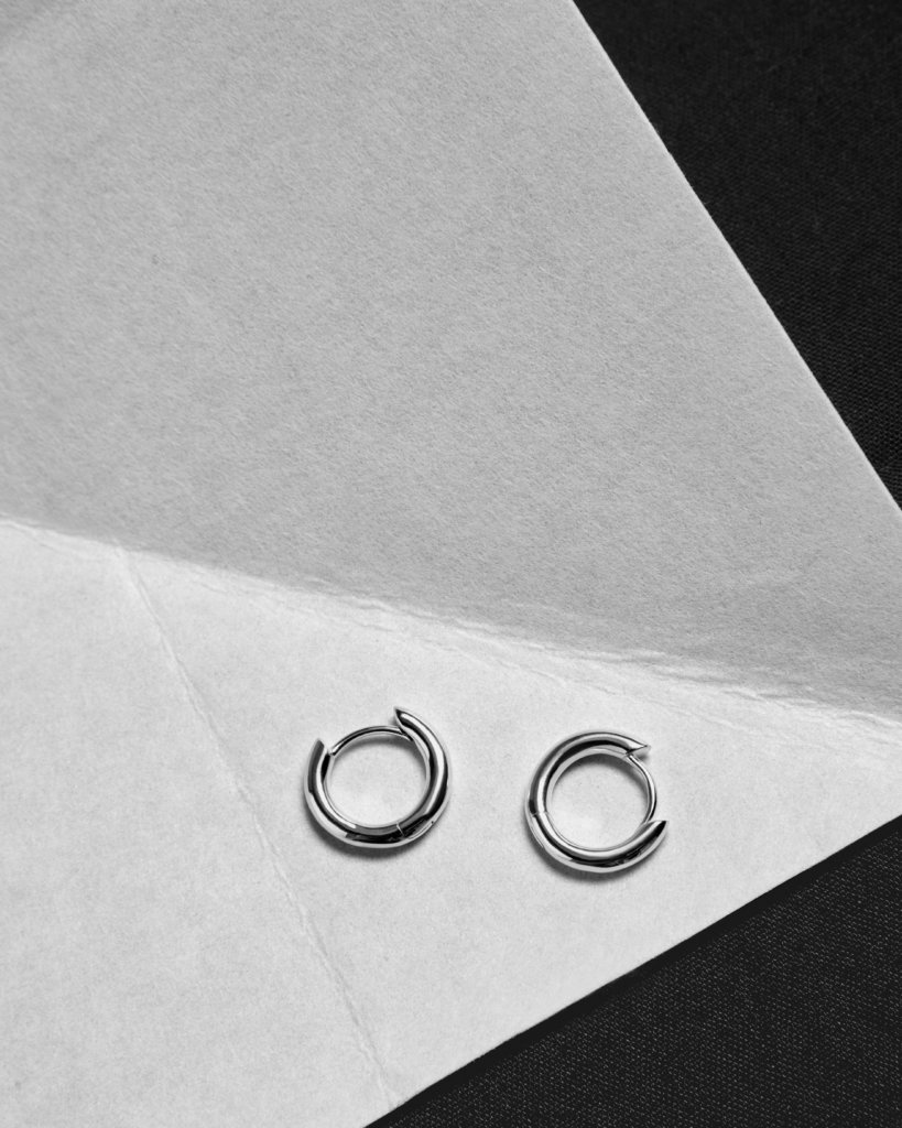 small-silver-hoop-earrings-hkd-450