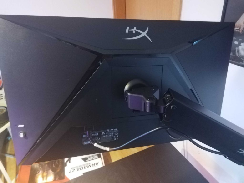 HyperX Armada 27 Gaming Monitor von hinten