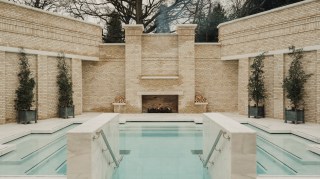 Breathwork pool at Estelle Manor